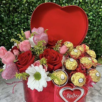 Red Heart Box - Different Flowers 