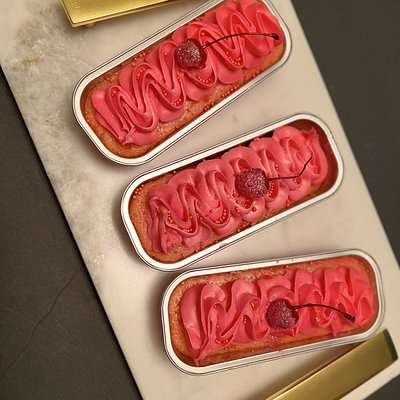 12 Mini Loaf Cakes (Cakelets) 