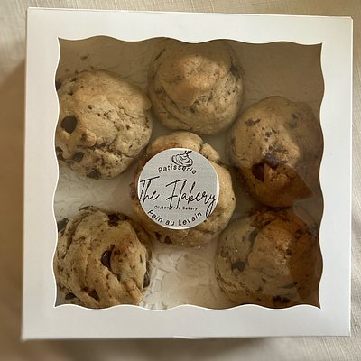 Soft & Chewy Chocolate Chunk Cookies (1 Dozen)