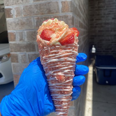 S𝐭𝐫𝐚𝐰𝐛𝐞𝐫𝐫𝐲 C𝐫𝐮𝐦𝐛𝐥𝐞 C𝐡𝐞𝐞𝐬𝐞𝐜𝐚𝐤𝐞 C𝐨𝐧𝐞 🍓🍦