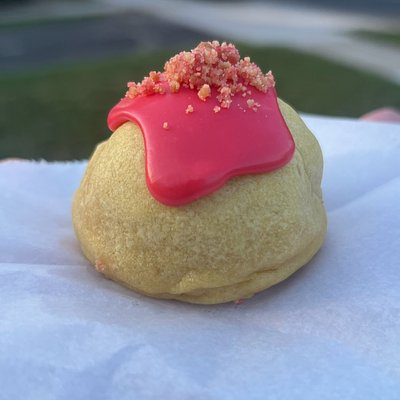 Strawberry Lemonade Stuffed Cookies
