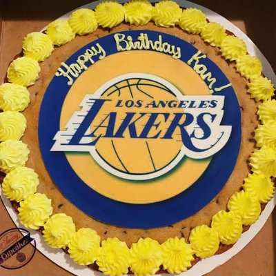 16” Cookie Cake (Serves Up To 12 Guests)