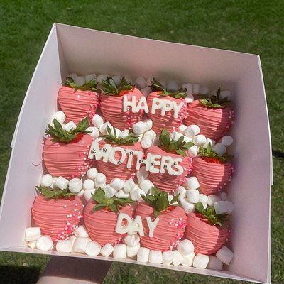 Custom Chocolate Strawberries (1 Dozen/12Ct.)