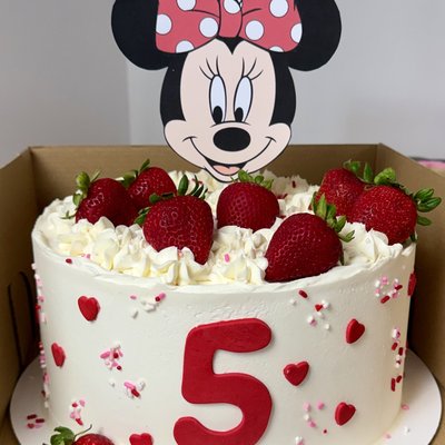 8inch Round Cake 15-18 Servings