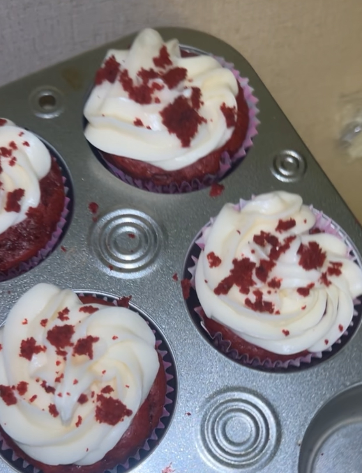 Red Velvet Cupcakes (6)