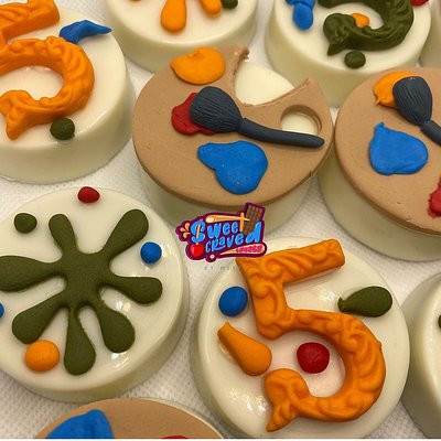 Decorative Chocolate Covered Oreos 