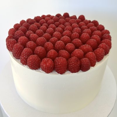 Fresh Raspberry Cake