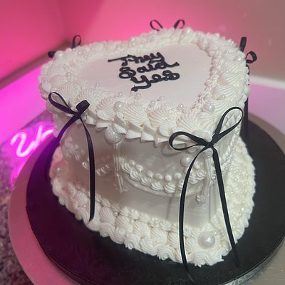6in Heart cake 2 Layer