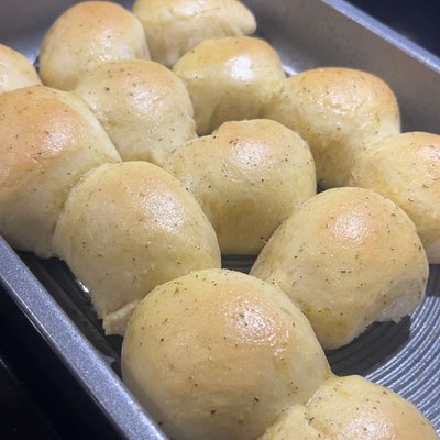 Homemade Dinner Rolls (12)