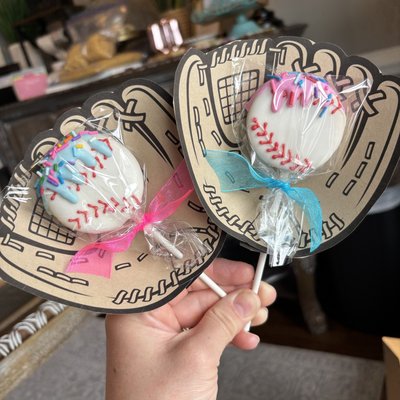 Baseball Cakepops In Glove (Regular-size)
