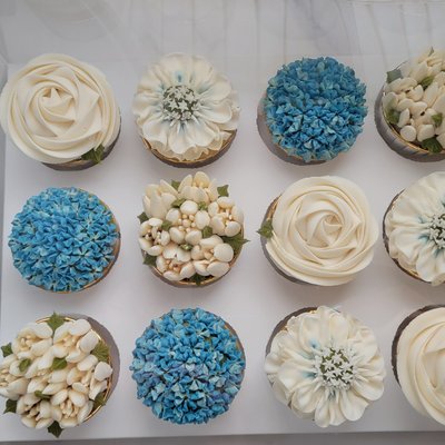One Dozen Floral Cupcakes