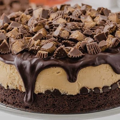 Reese’s Peanut Butter Cup Cheesecake 