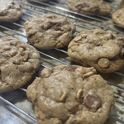 Brown Butter, Sourdough Chocolate Chip Cookies (6)