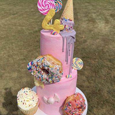 Tiered cake 
