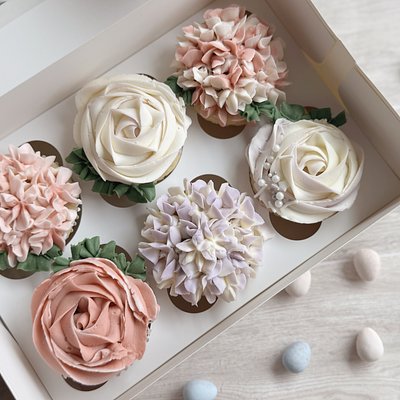 🌸 Spring Floral Cupcakes (6)