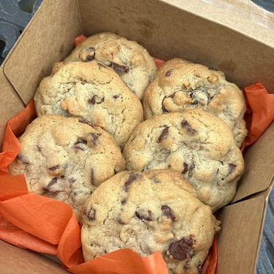 CLASSIC  Mimi’s Chocolate Chip Cookies 