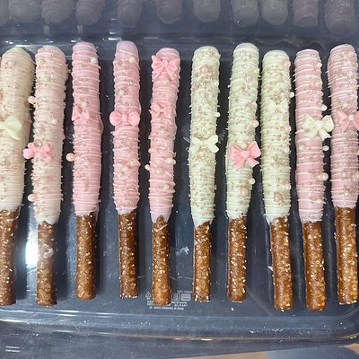 Chocolate Dipped Pretzel Rods