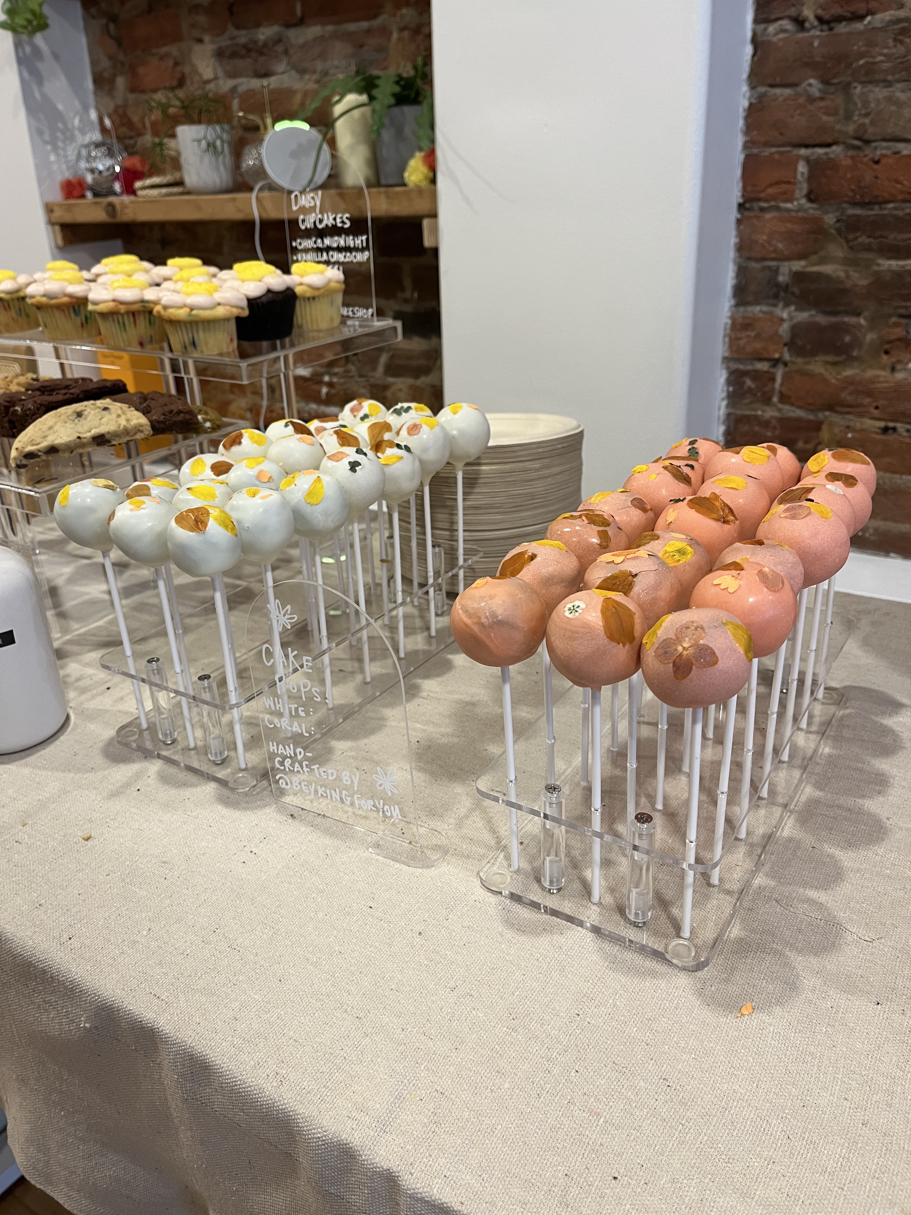 Cake Pops Or Cake Sickles 