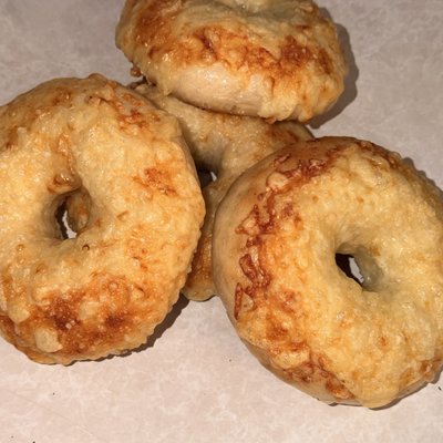 Asiago Cheese Sourdough Bagels 🥯 4cnt