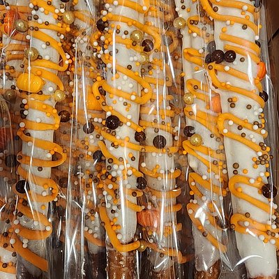 Pretzel - Custom Decorations