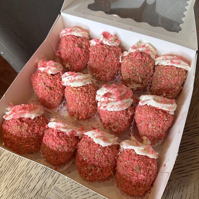  Cheesecake Stuffed Berries 