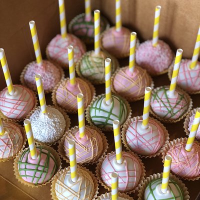 Cakepops - 12 Decorated Cakepops 