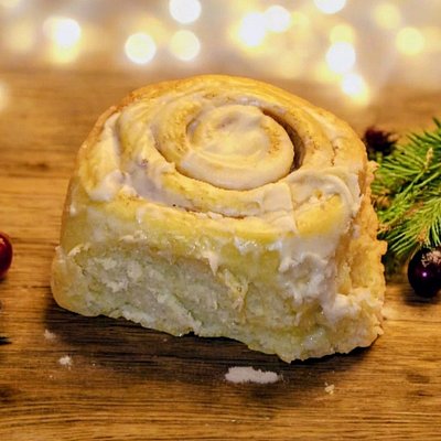 1 Dozen Jumbo Cinnamon Rolls