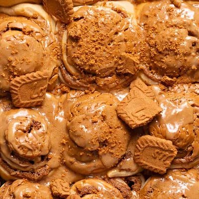 Cookie Buffet Cinnamon Rolls 