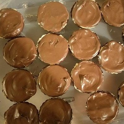 Reese Cups (miniature)