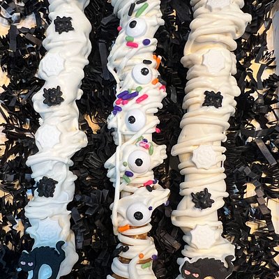 Halloween/Holiday Themed: Chocolate Dipped Pretzel Rods/Treats with Drizzle 