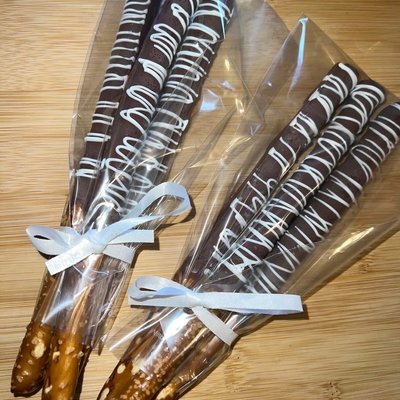 Dipped Pretzels 3ct