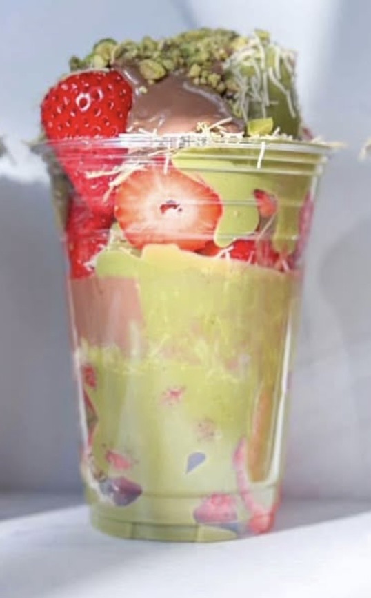 14oz Dubai Strawberry Cup