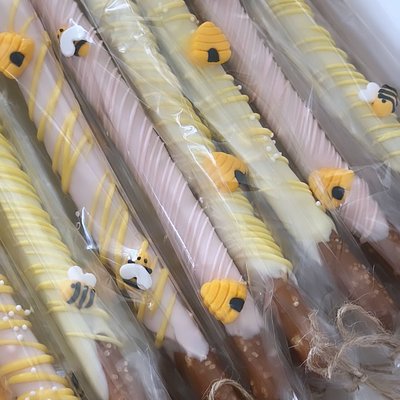 Chocolate Dipped Pretzels
