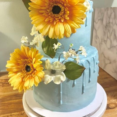 Custom Cakes