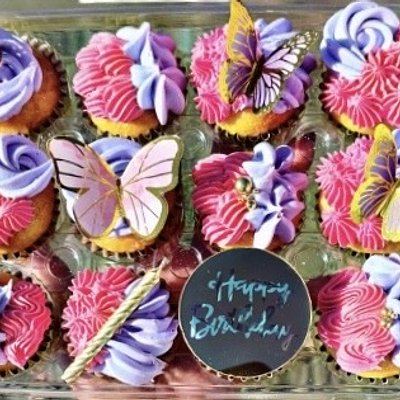 1 Dozen Mini Cupcakes