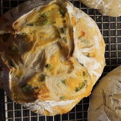 Jalapeño Cheddar- Round
