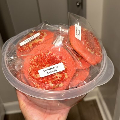 Strawberry Crunch Cookie 🍓