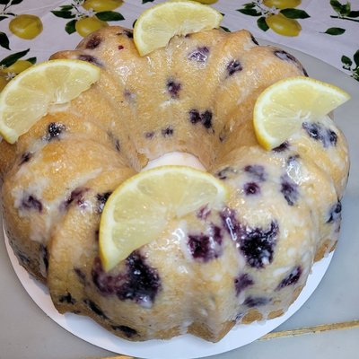 Liv's Signature Lemon Blueberry 10"