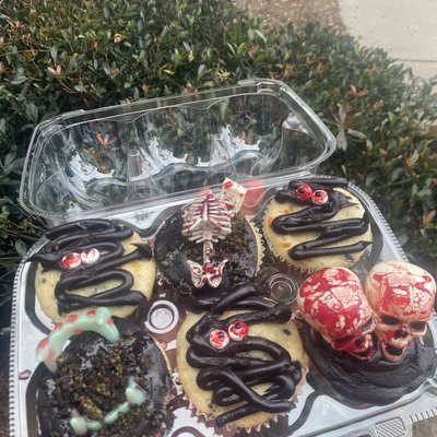💀 Rise Of The Dead Cupcakes 🧁