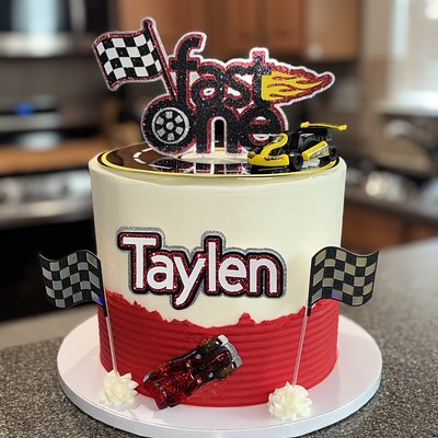 Tall 8” Round (Serves ~35)