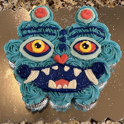 Cupcake Pull Apart Cake - 2dz Minimum 