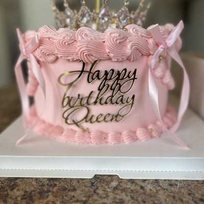 8” Vintage Piped Cake – 3 Layers 