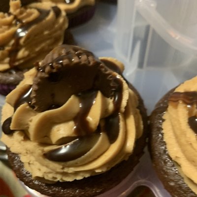 Mixed Specialty Cupcakes (Dozen)