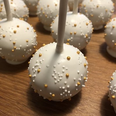Vanilla Cake Pops