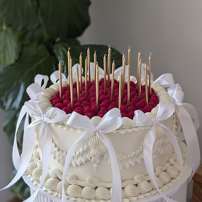 Vintage Lambeth Cake