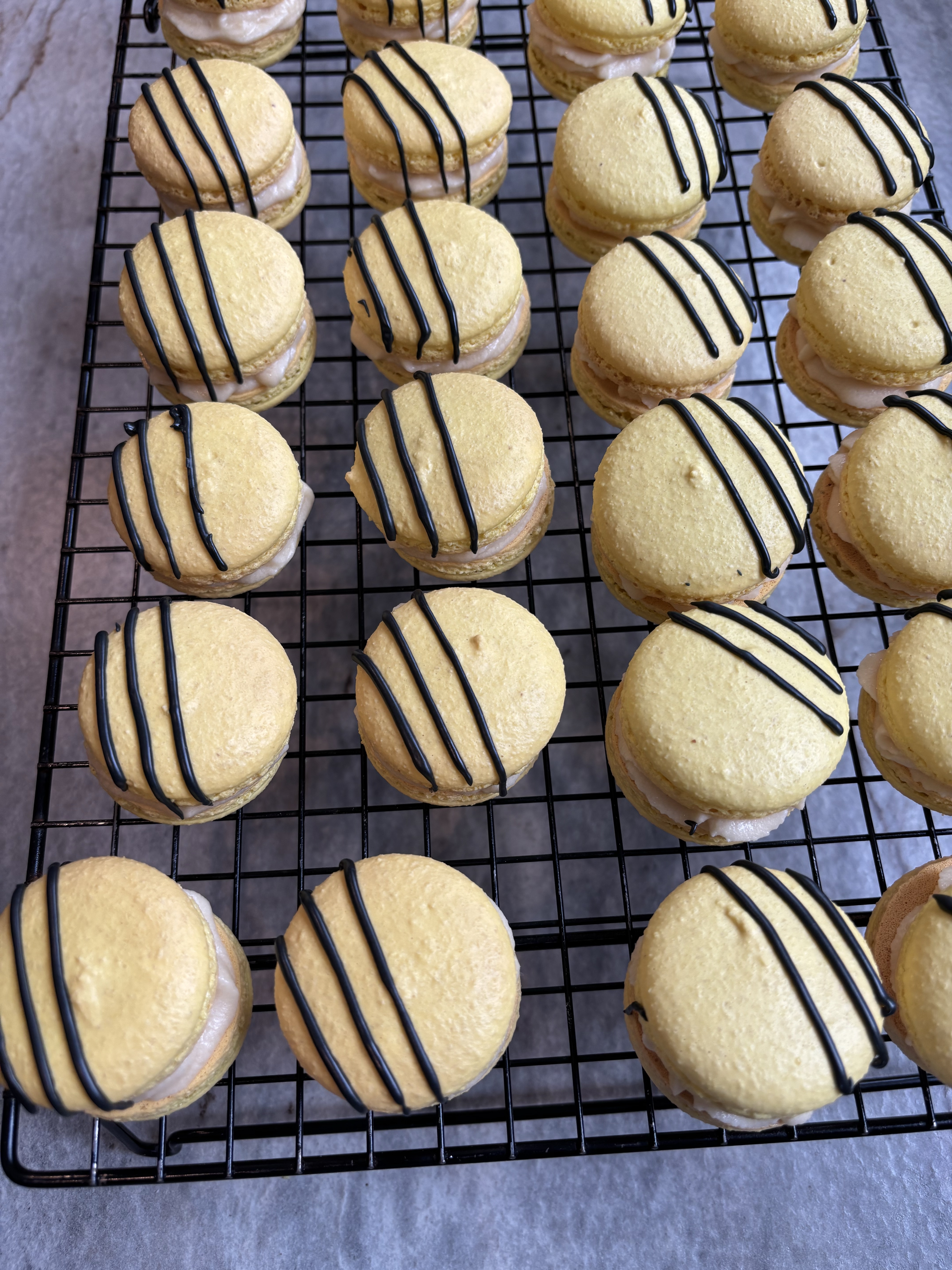 Honey Macarons Box