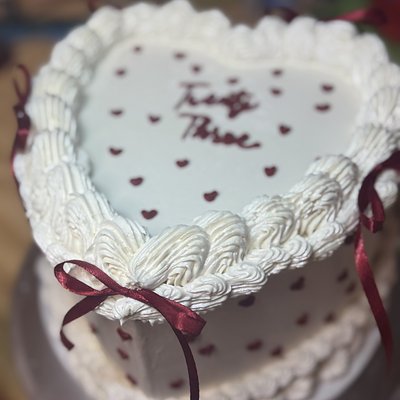 6” Heart Custom Cake - 10 Servings