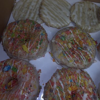 1/2 Dozen Treat Box