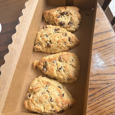 Sourdough Chocolate Chip Scones (4 Pack)
