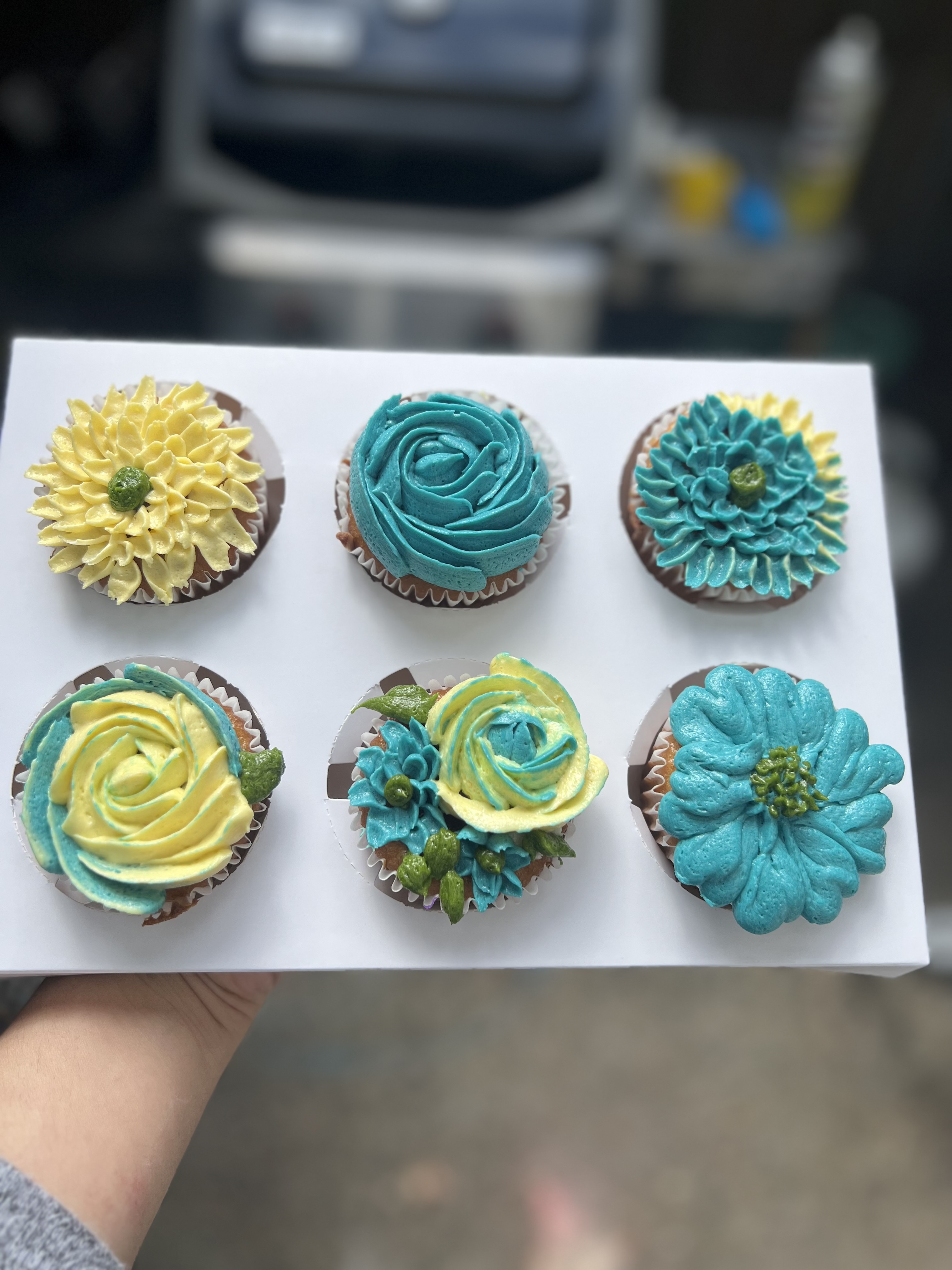 Floral Cupcakes Half Dozen 